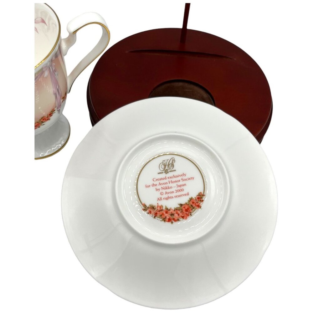 Avon Honor Society 2000 Mrs. PFE Albee Commemorative Teacup & Saucer Set In Box - Picture 12 of 16